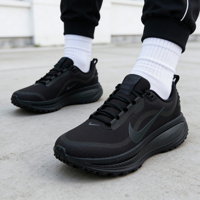 NIKE耐克男子迈柔VOMERO 18 GTX运动训练缓震跑步鞋HQ7001-001