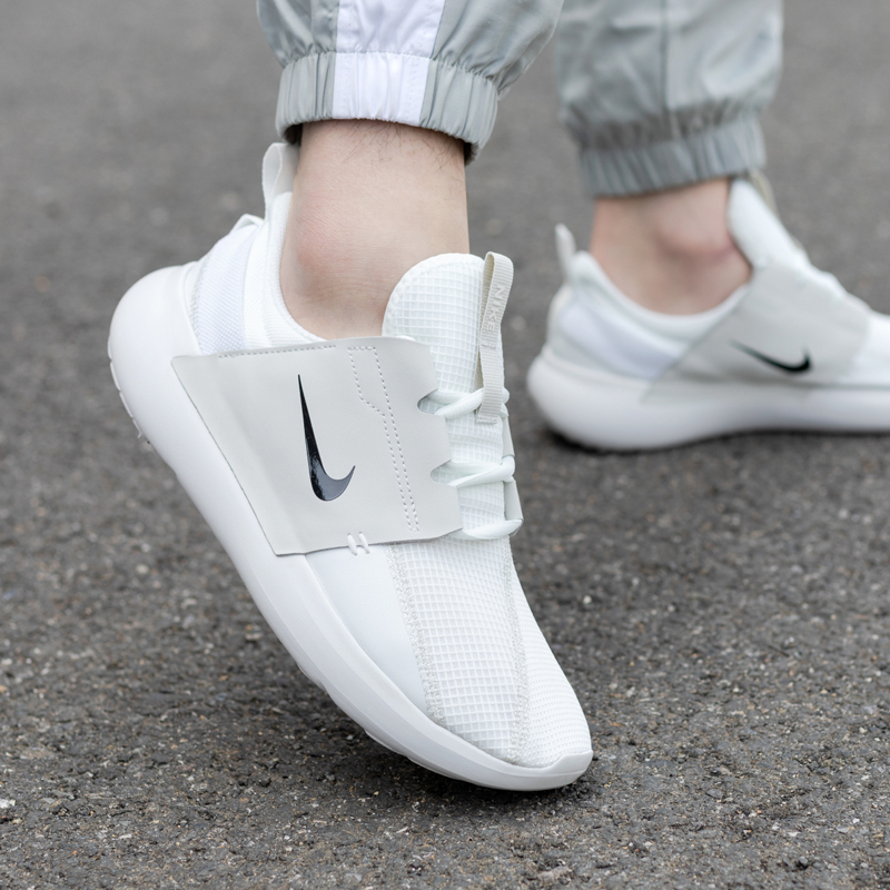 耐克NIKE TANJUN男鞋2025新款白色运动鞋气垫缓震跑步鞋812654