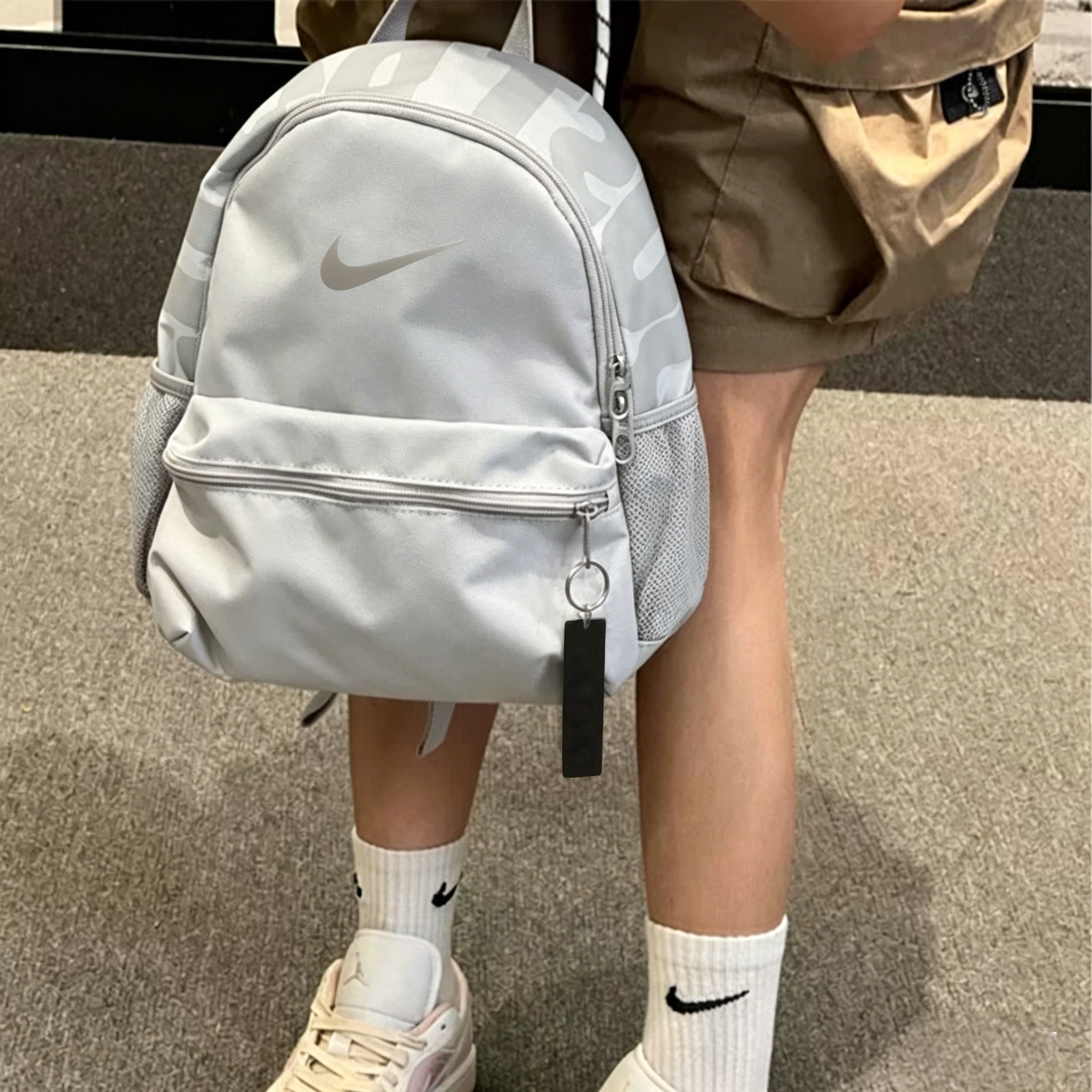 NIKE耐克高颜值双肩包女生大容量轻便旅行小学生背包新款户外书包