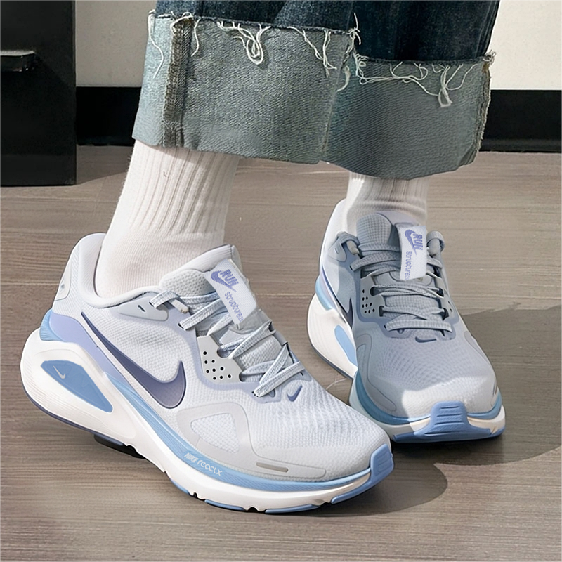 耐克女子冬季新款缓震休闲跑步鞋