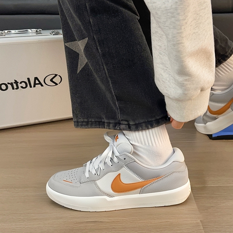 Tri-star 纹路，橡胶外底