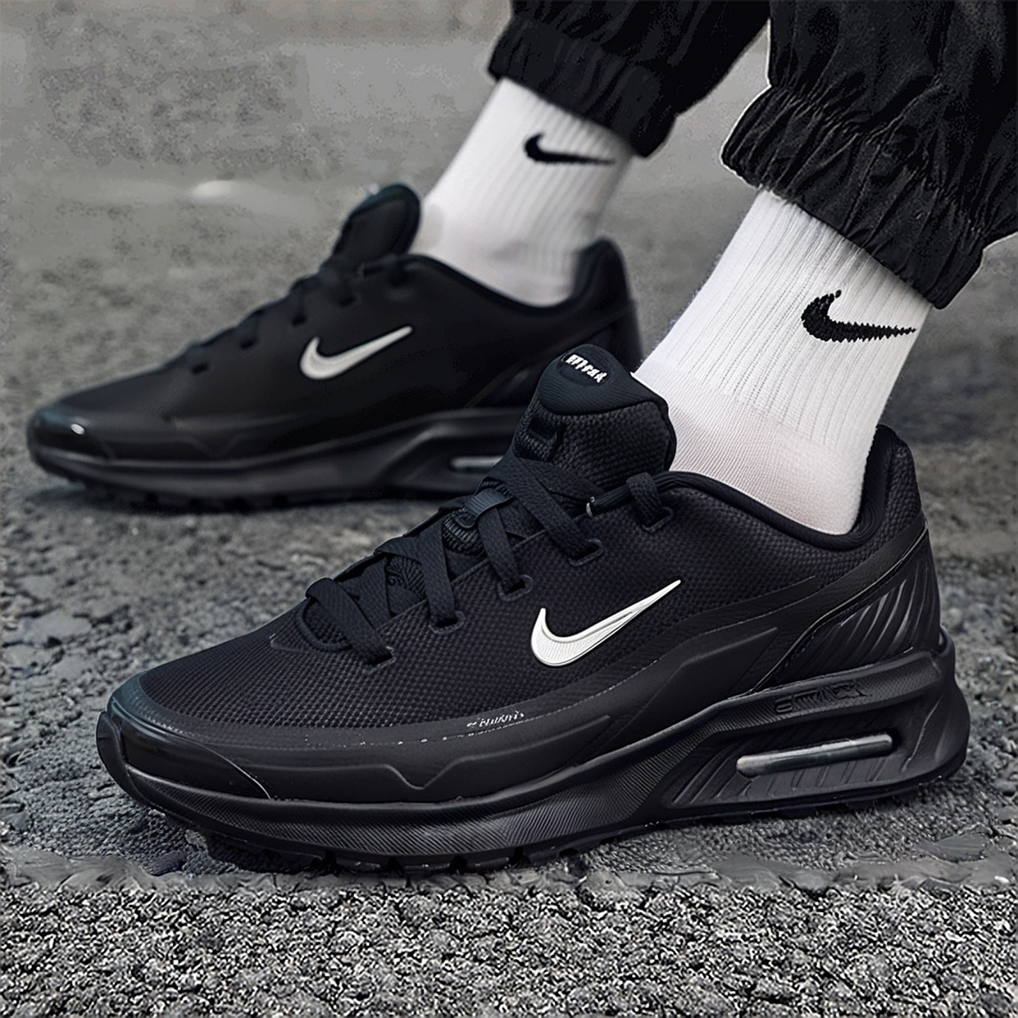 NIKE耐克轻便慢跑鞋男鞋冬季新款AIR MAX BIA SE运动鞋减震跑步鞋