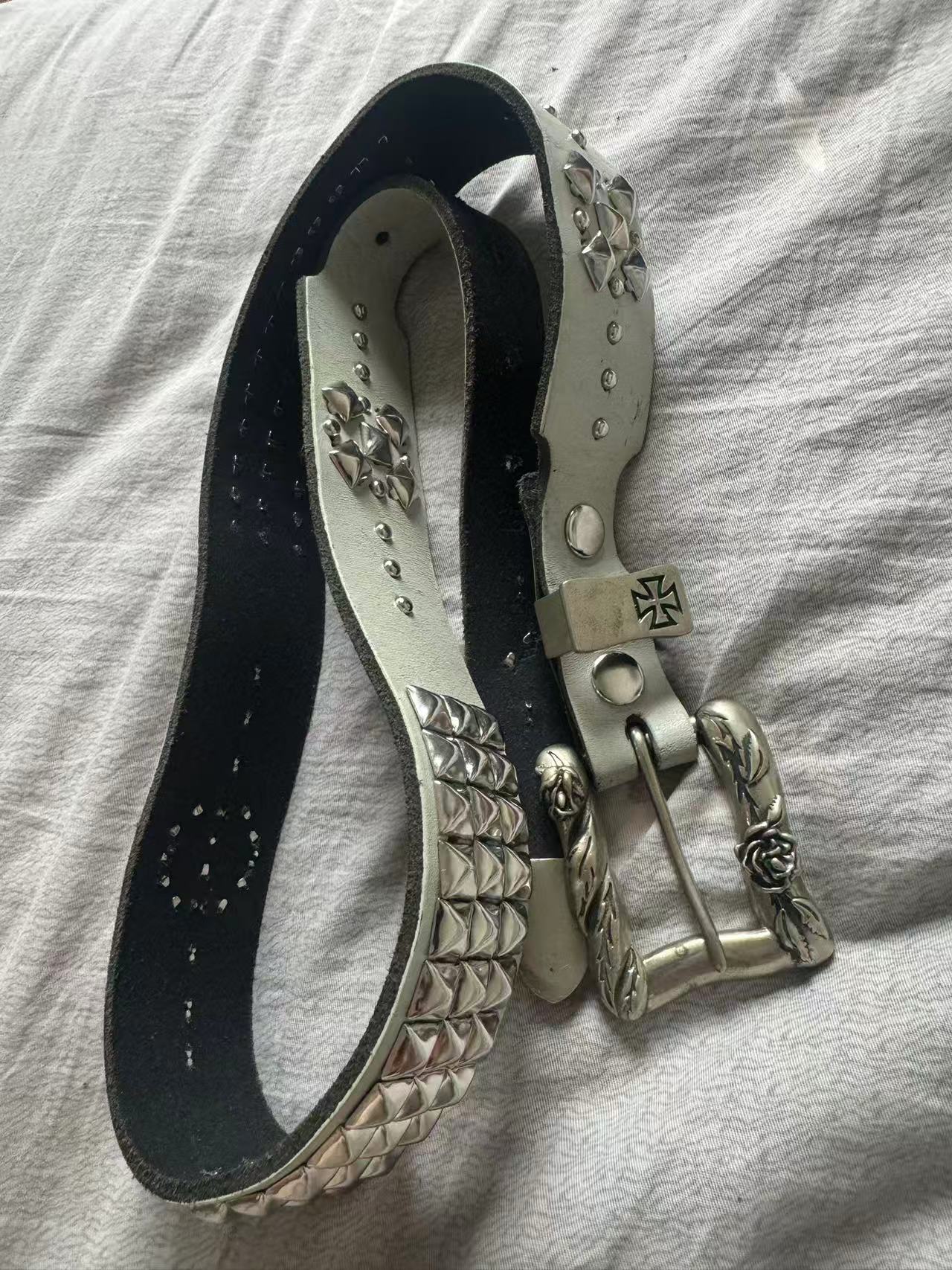 thumbnail for Pre-Order Erd White Rivet Rose Belt