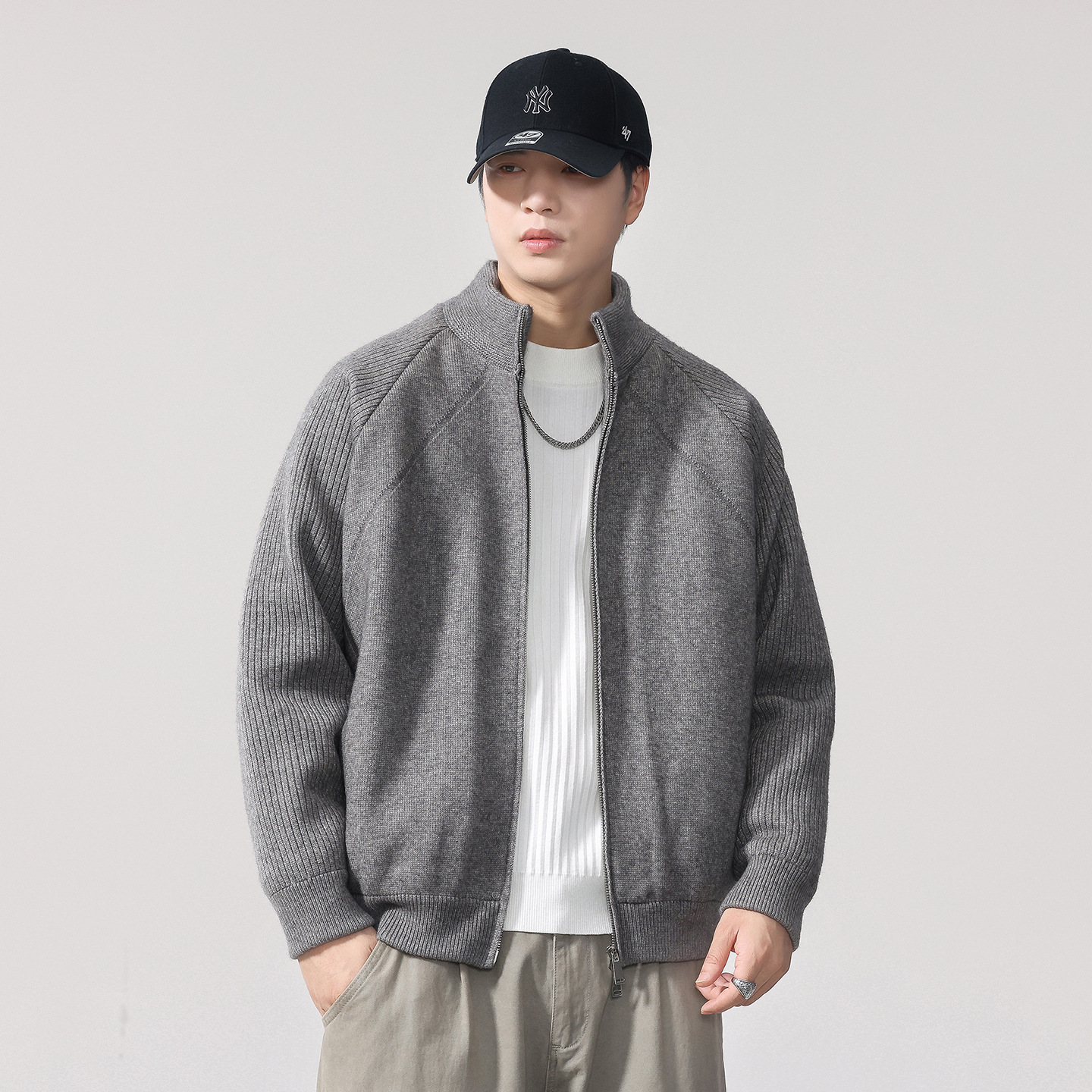 2025新款轻薄保暖男羽绒服