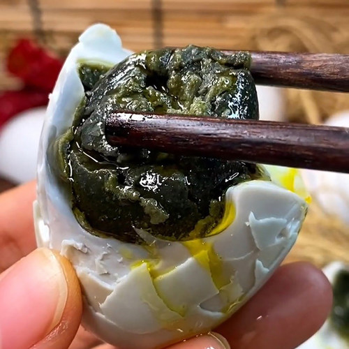 正宗东北臭鸭蛋农家黑黄流油起沙