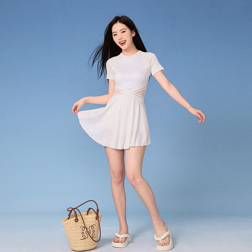 2025新款泳衣女连体裙式保守遮肚显瘦性感仙女范韩国ins风泡温泉