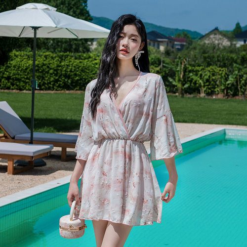 比基尼三件套泳衣女保守小香风小胸聚拢显瘦遮肚性感韩国分体温泉