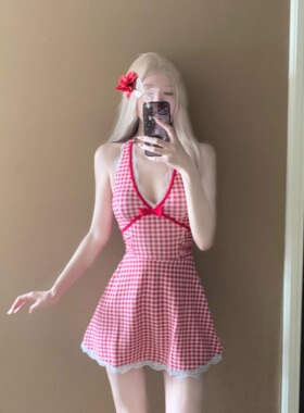 AYSTUDIO2026新款红色格子泳衣女连体显白多巴胺挂脖温泉度假泳装