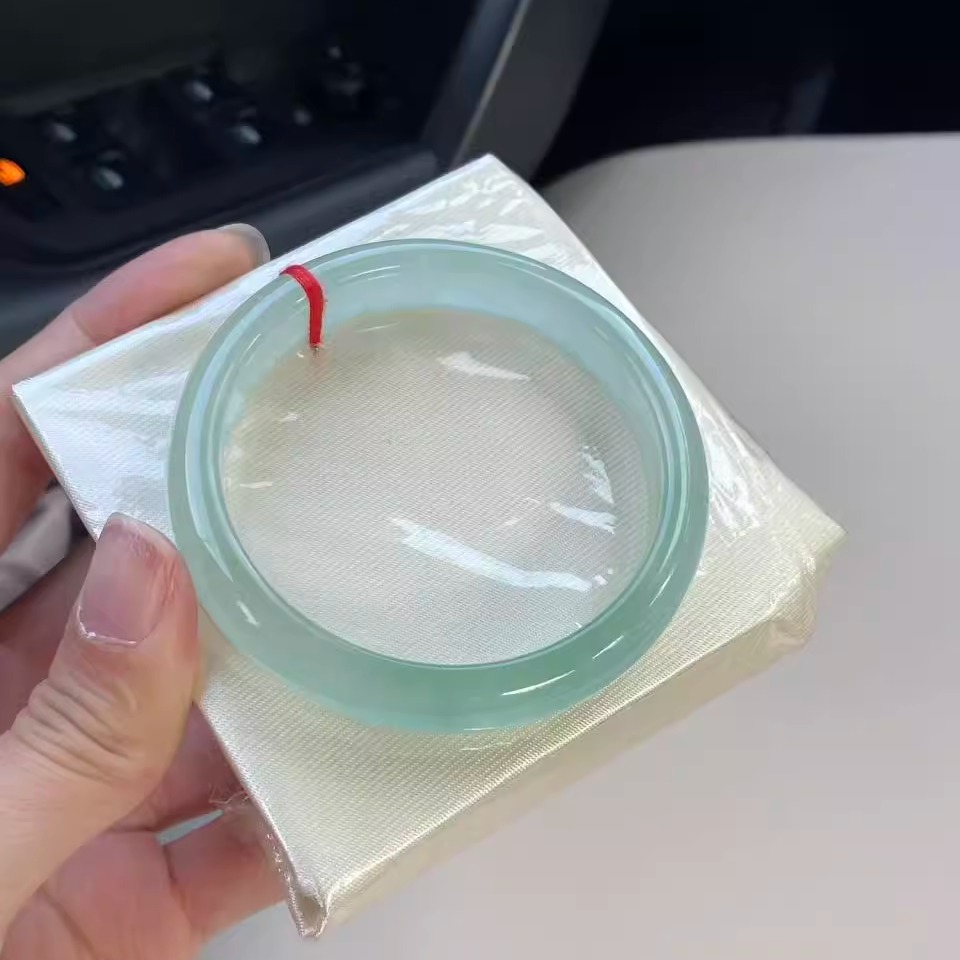 玉长情缅甸翡翠玉手镯子正品女款冰种高端白底油青飘花贵妃镯处理