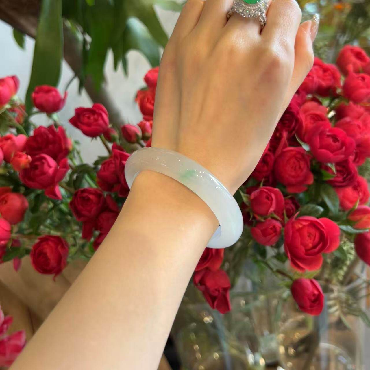 玉长情高端翡翠手镯缅甸一抹绿糯冰种玉手镯白底玉石镯子玉石处理