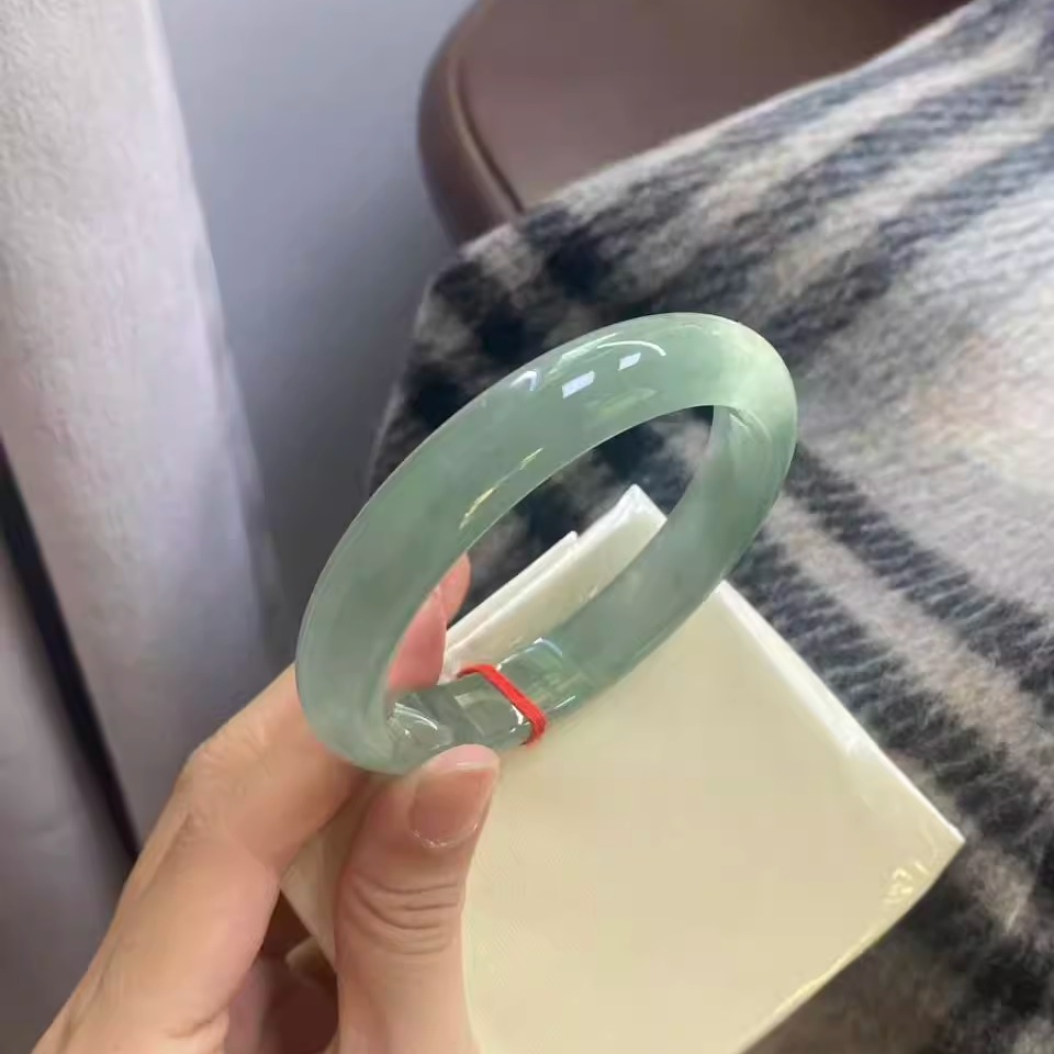 玉长情缅甸玉手镯子冰透种飘花翡翠手镯子女款油青步离镯正品处理