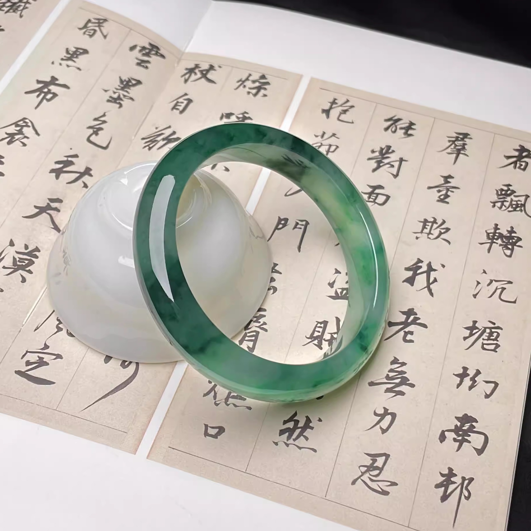 玉长情缅甸冰种翡翠玉手镯子女款油青飘花旗舰店真玉石贵妃镯处理