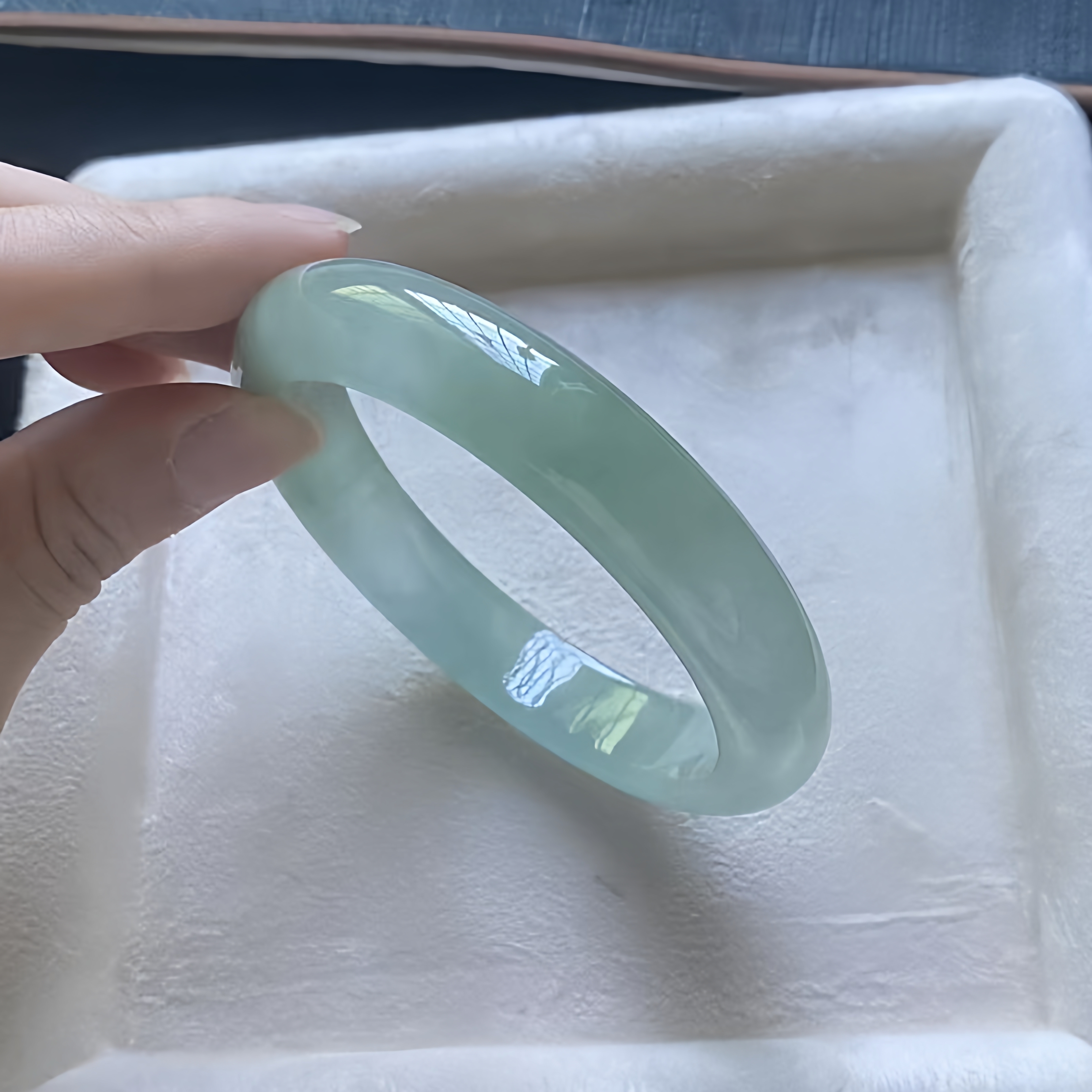 玉长情缅甸高冰种冰透玉石高端翡翠玉手镯女款镯子油青步离镯处理