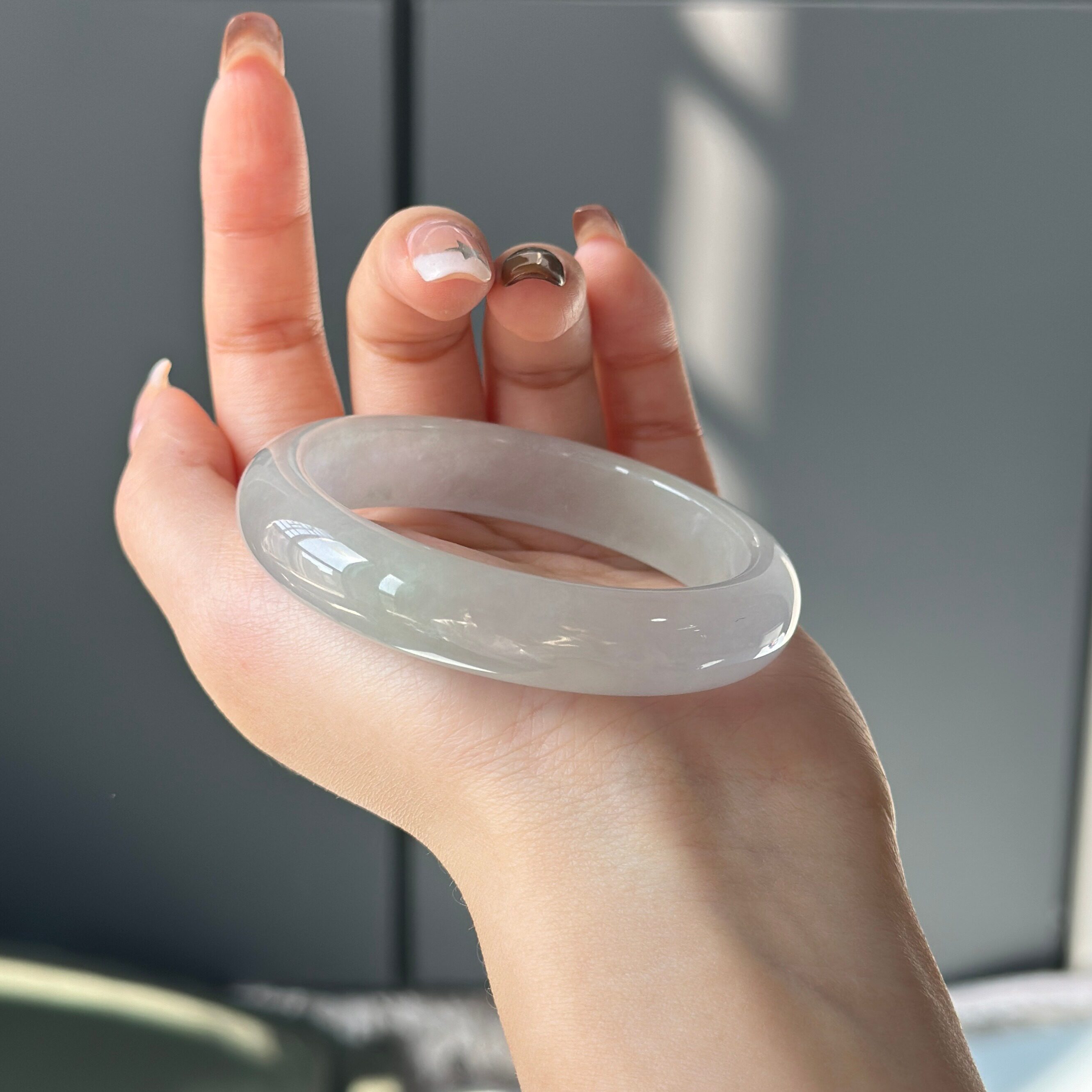 玉长情高端缅甸翡翠手镯子高冰种浅色玉镯正品女款纯色真玉石处理