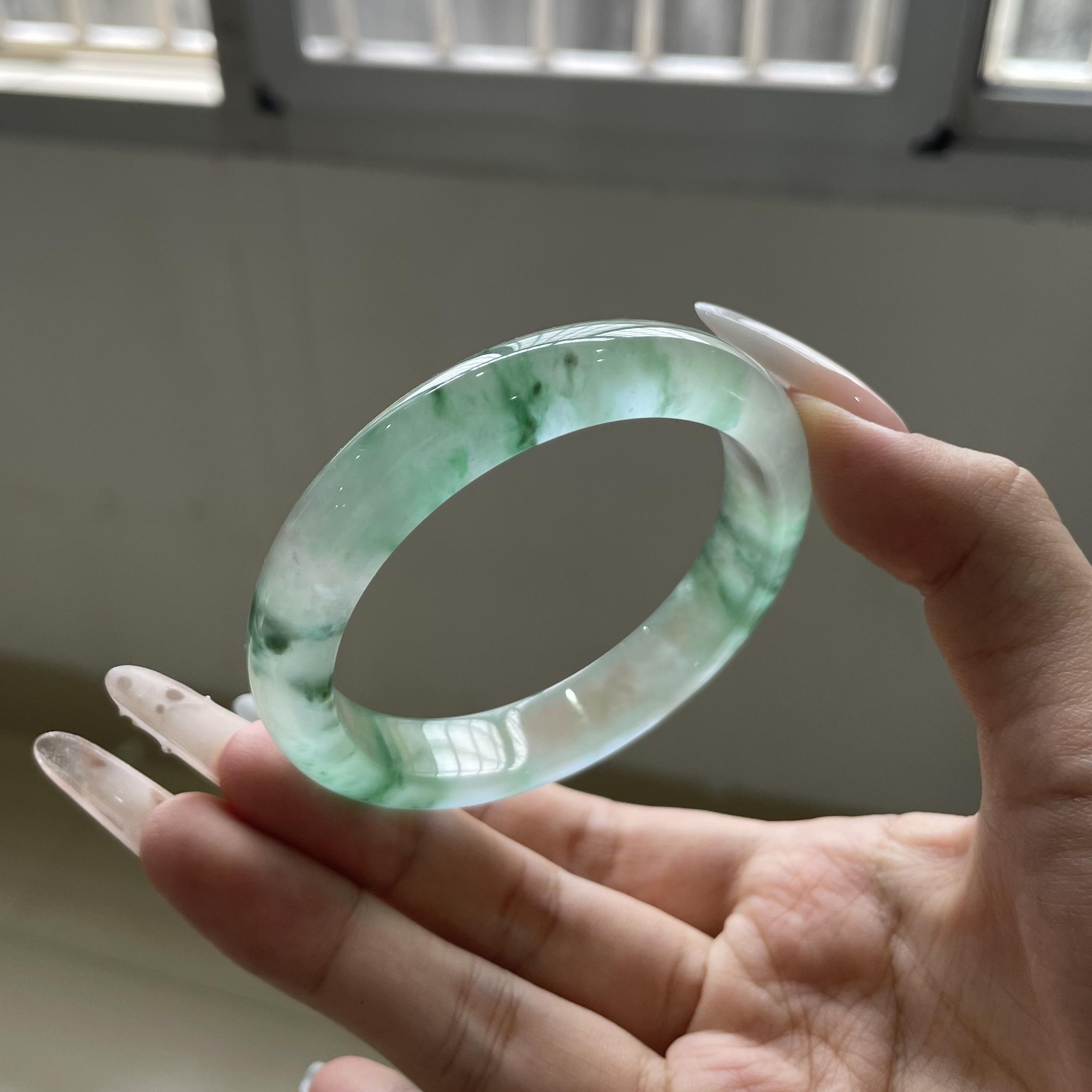 玉长情缅甸翡翠玉手镯子绿飘花浅色冰透女冰种高端饰品真玉石处理