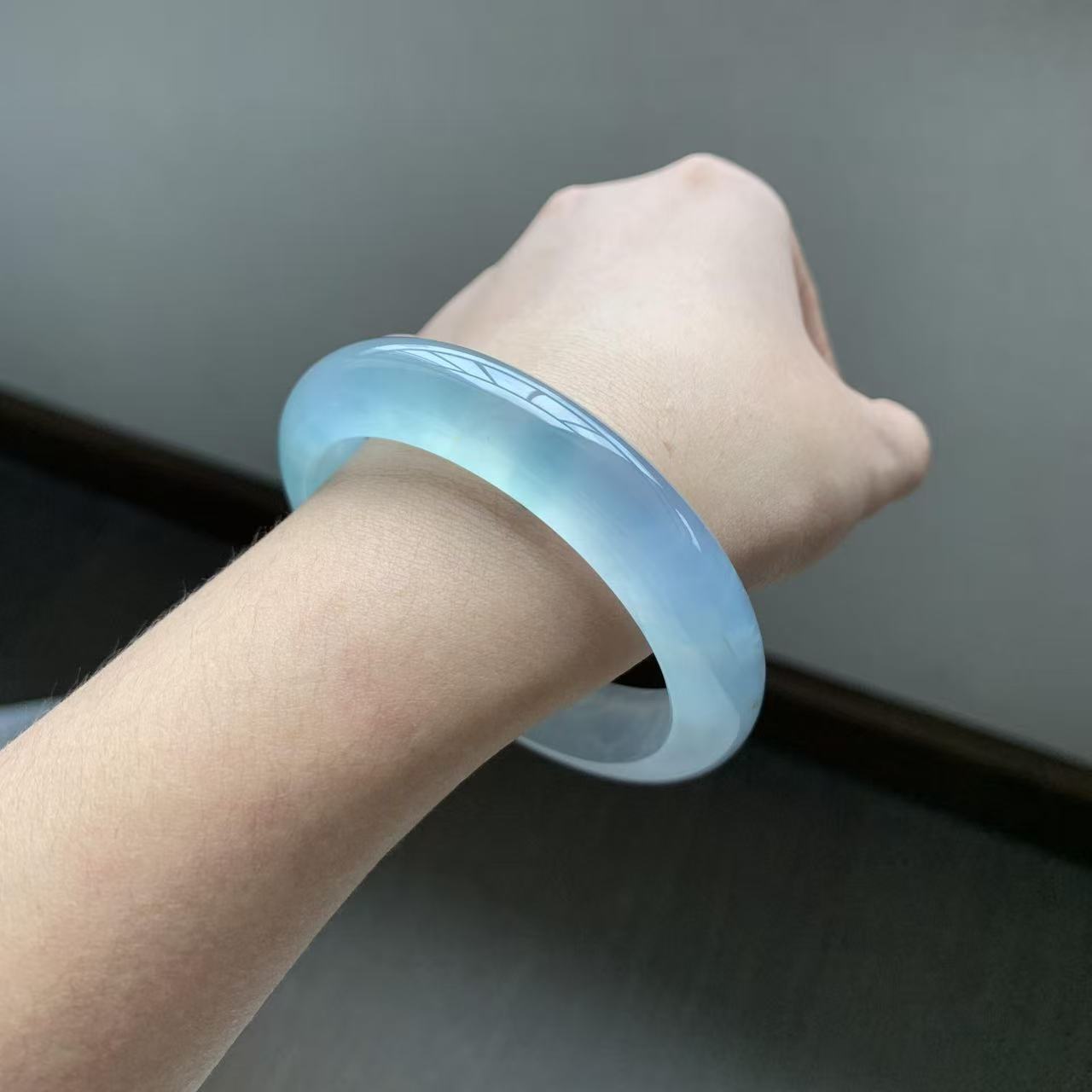 玉长情【澄川渡影】高端缅甸翡翠女款冰种蓝水飘花正品玉手镯处理