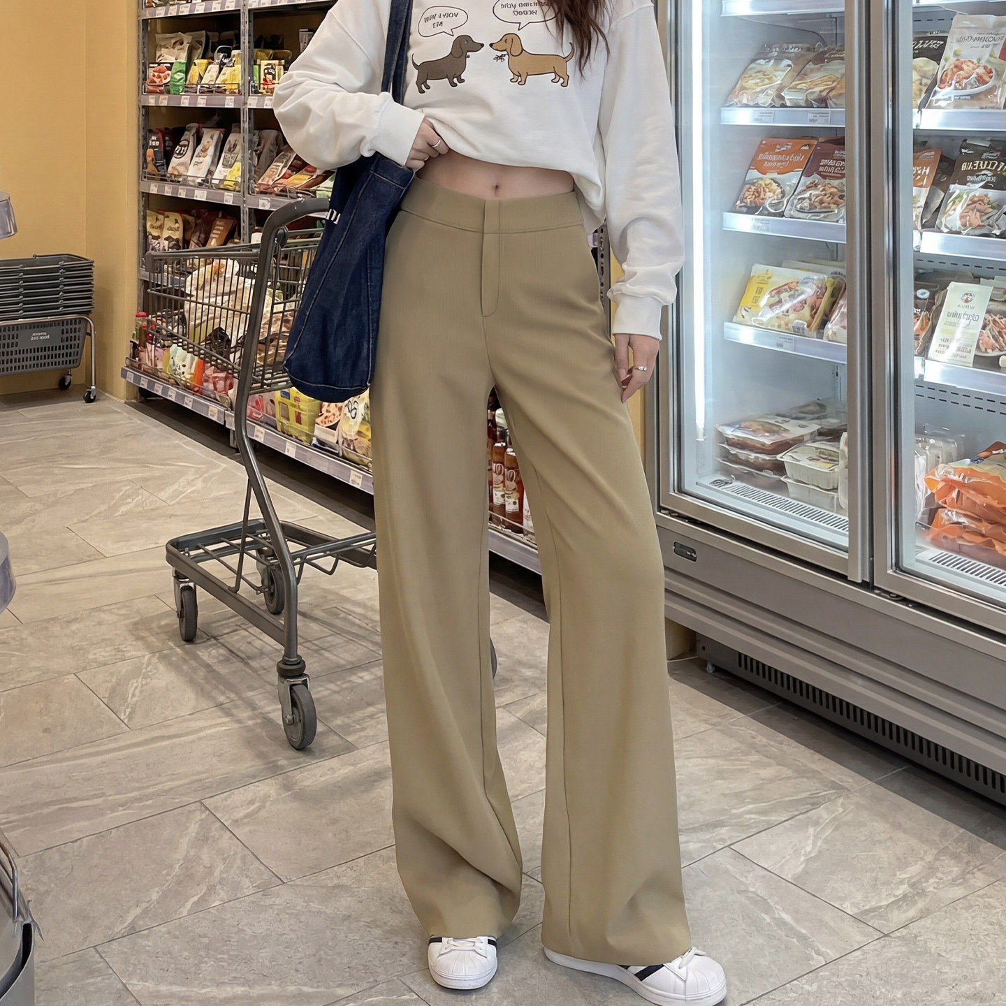 卡其色西装裤女春秋2026新款高级感垂感休闲窄版显瘦直筒阔腿裤子