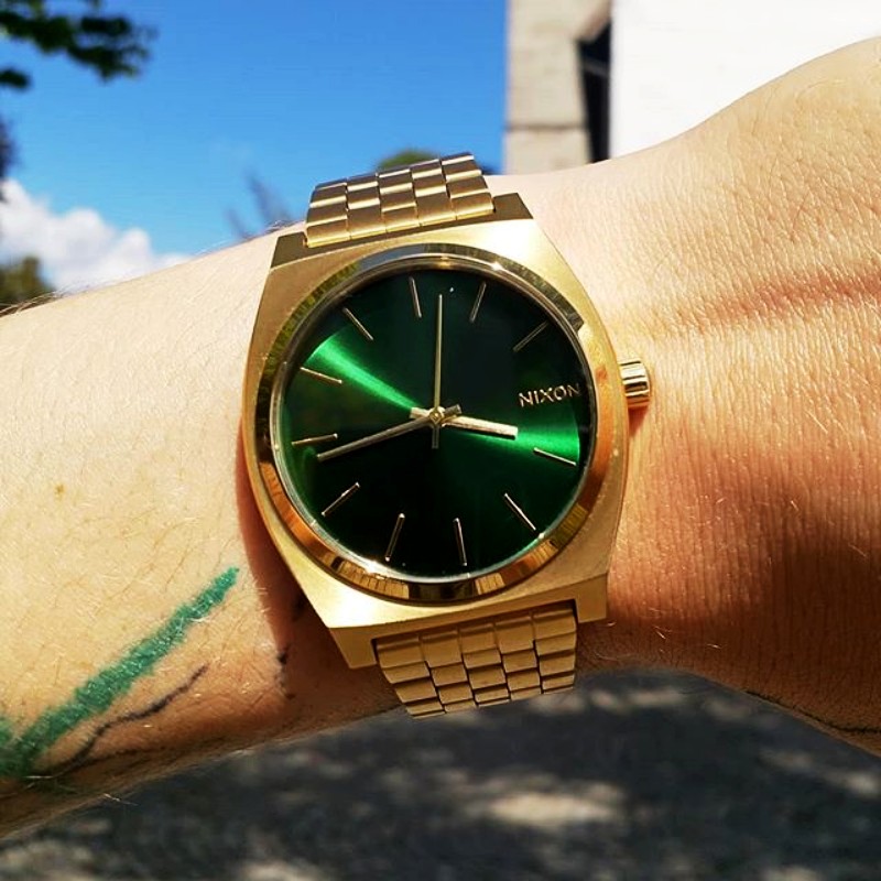 nixon时尚风男女通用绿色手表