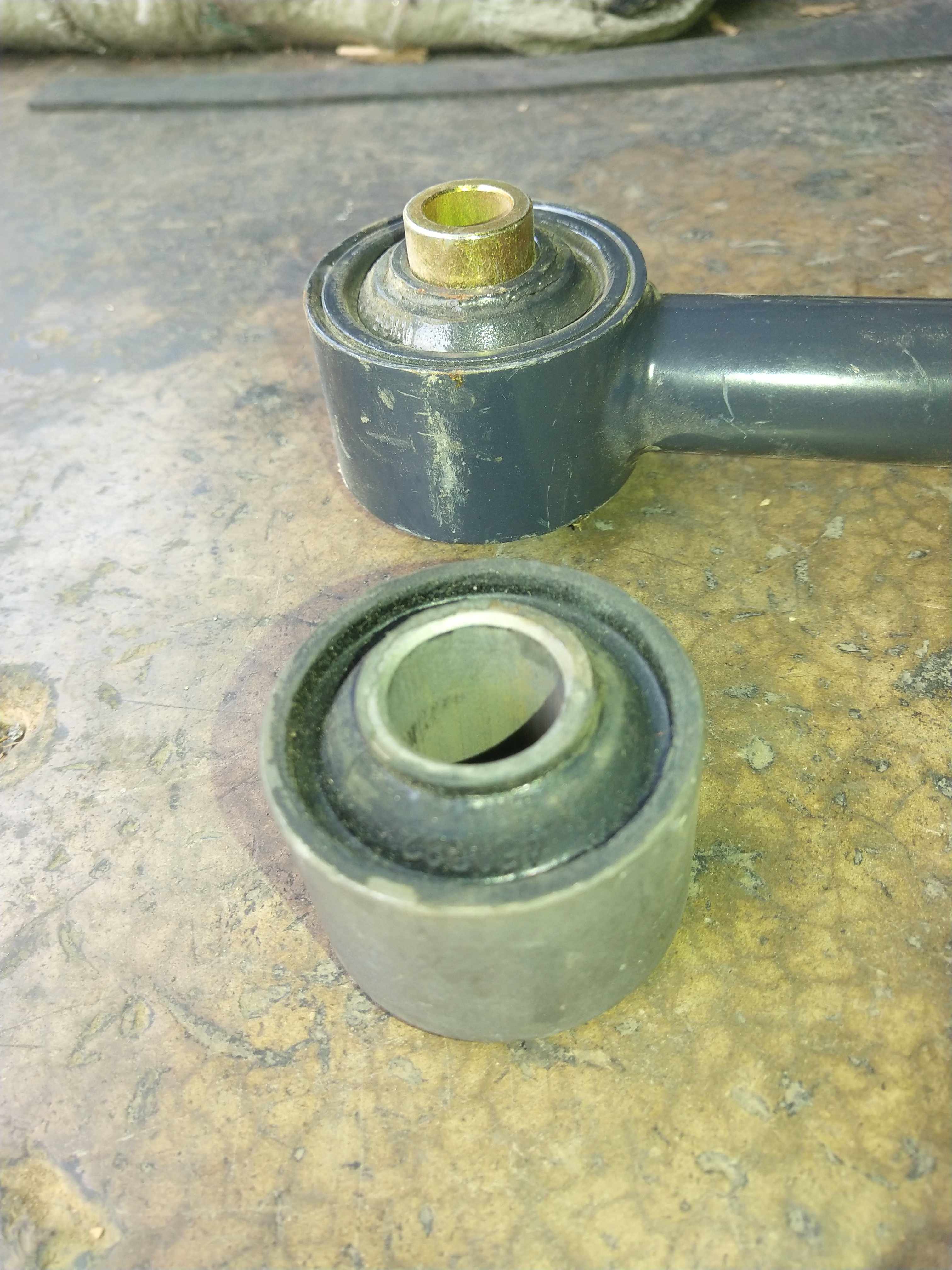 东风柳汽霸龙乘龙配件乘龙m7 m5 h7驾驶室后悬支架胶垫 拉杆胶套