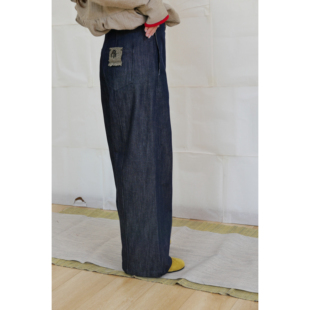 色织墨兰山羊绒混纺棉直筒牛仔裤 life portrait