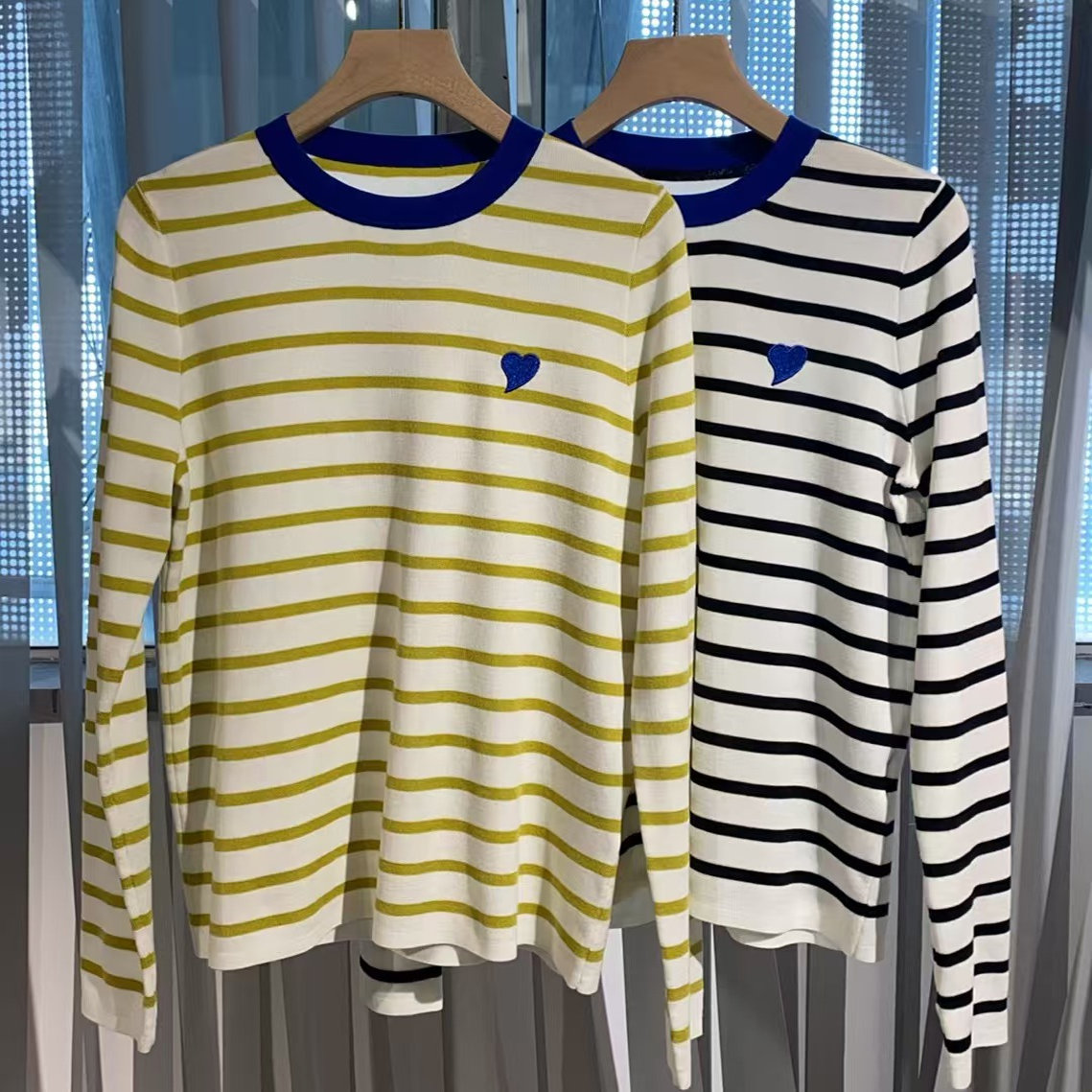 2025春季新款撞色条纹针织爱心圆领打底衫2505