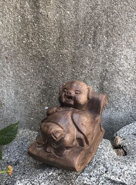越南沉香木悠闲自在摇摇猪摆件,招财家居办公室书房送礼工艺品