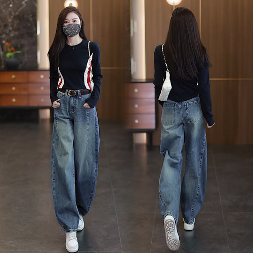 春秋季新款阔腿弯刀牛仔裤女