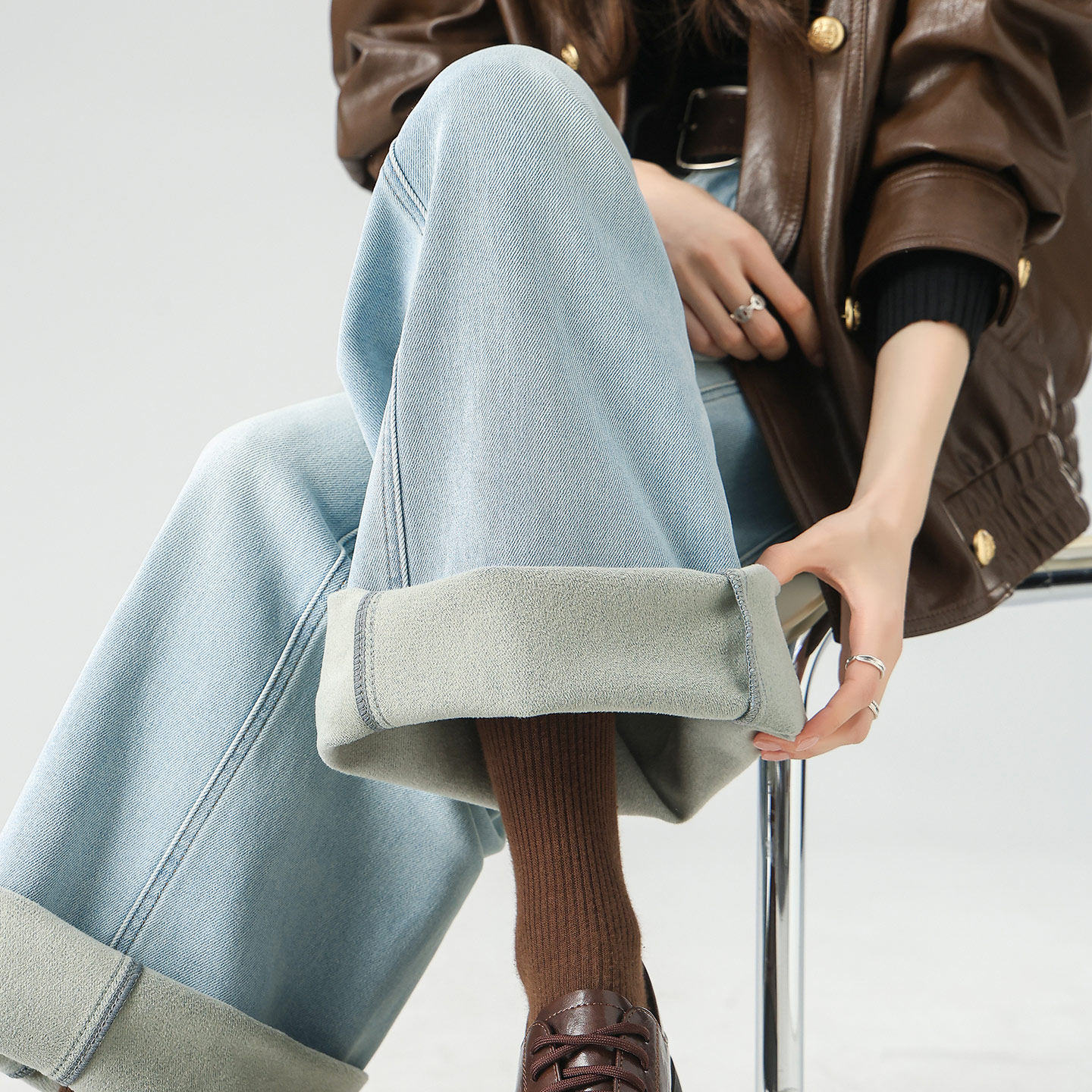 浅蓝色加绒弯刀阔腿牛仔裤女秋冬