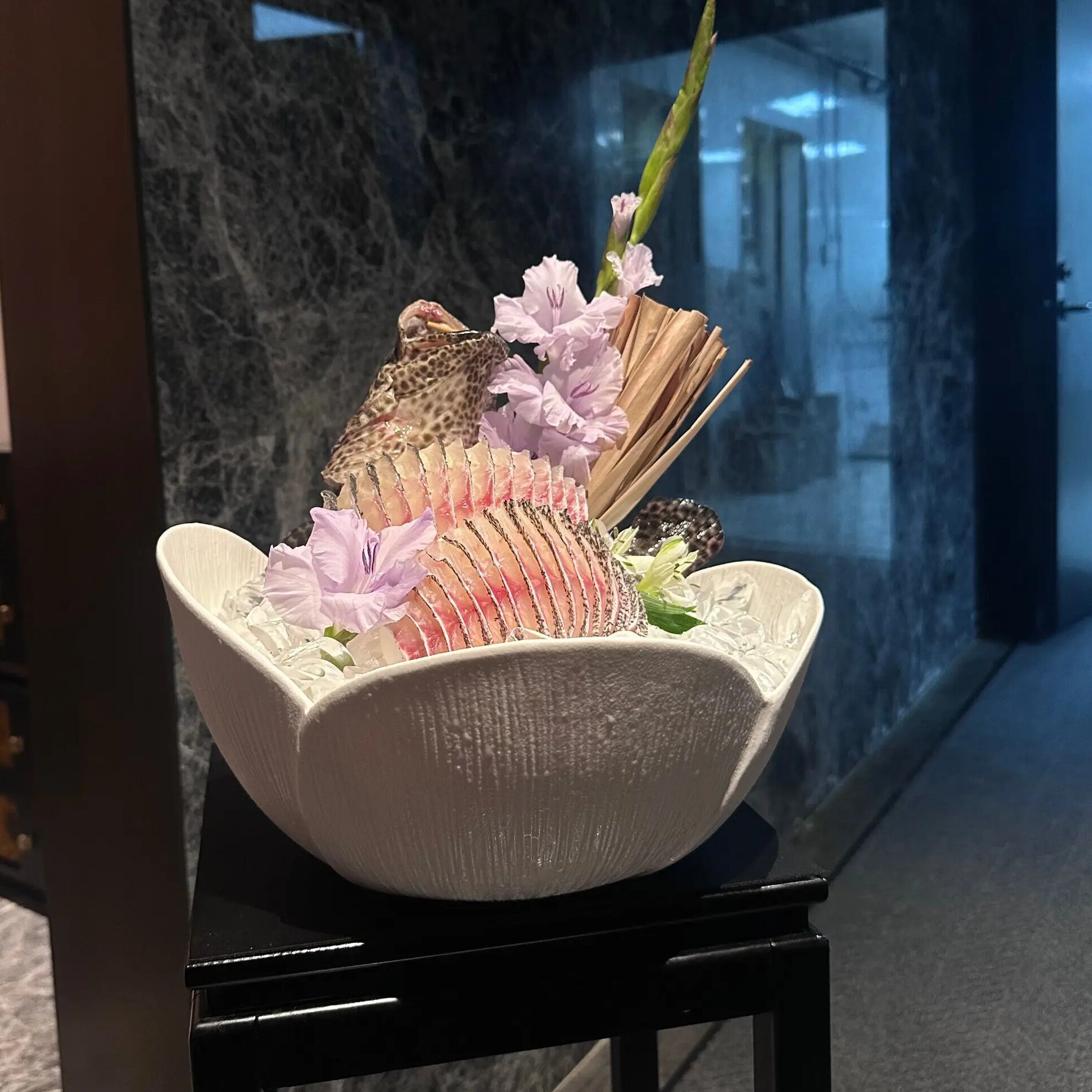 创意陶瓷刺身盘白色椭圆形花卉海鲜姿造牛肉火锅日式料理餐具冰盘