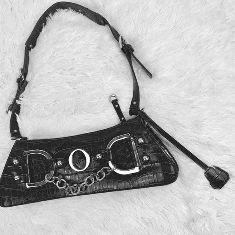 秋冬高级感包包2022新款今年流行仿鳄鱼纹个性字母小香单肩腋下包
