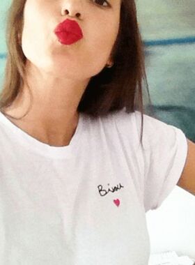 夏经典ins小众字母爱心刺绣法文Bisou短袖白色小圆领T恤衫tee女