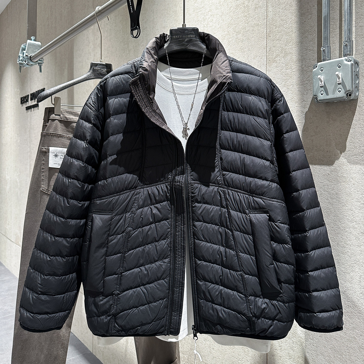 时尚百搭潮流两面穿排骨羽绒服