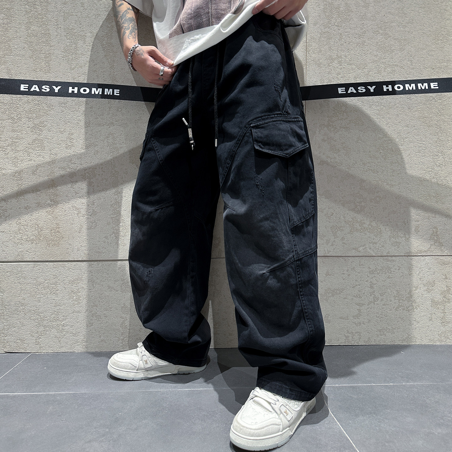 早春新款阔腿直筒工装裤个性做旧磨破设计立体剪裁大口袋百搭裤子