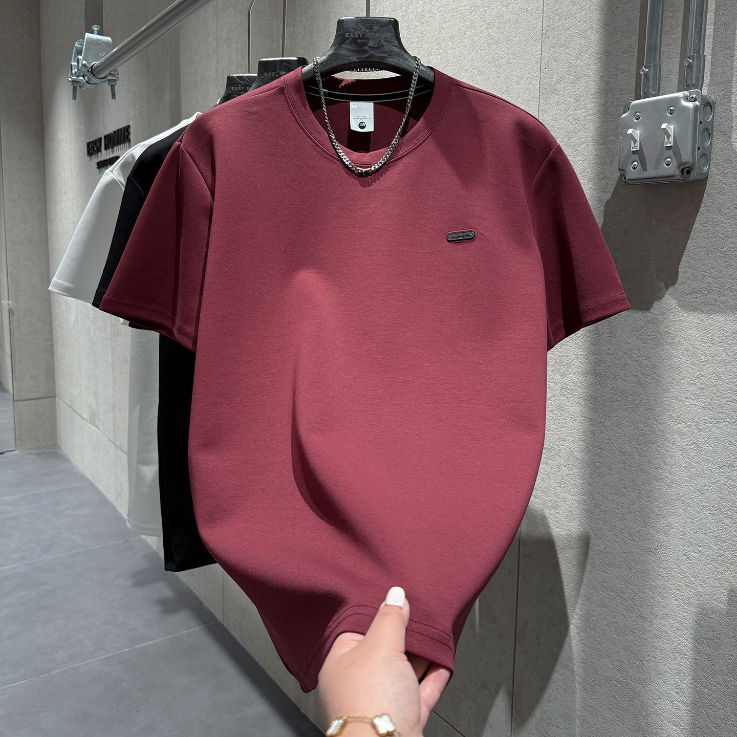 冬季新款基础款字母小标圆领短袖