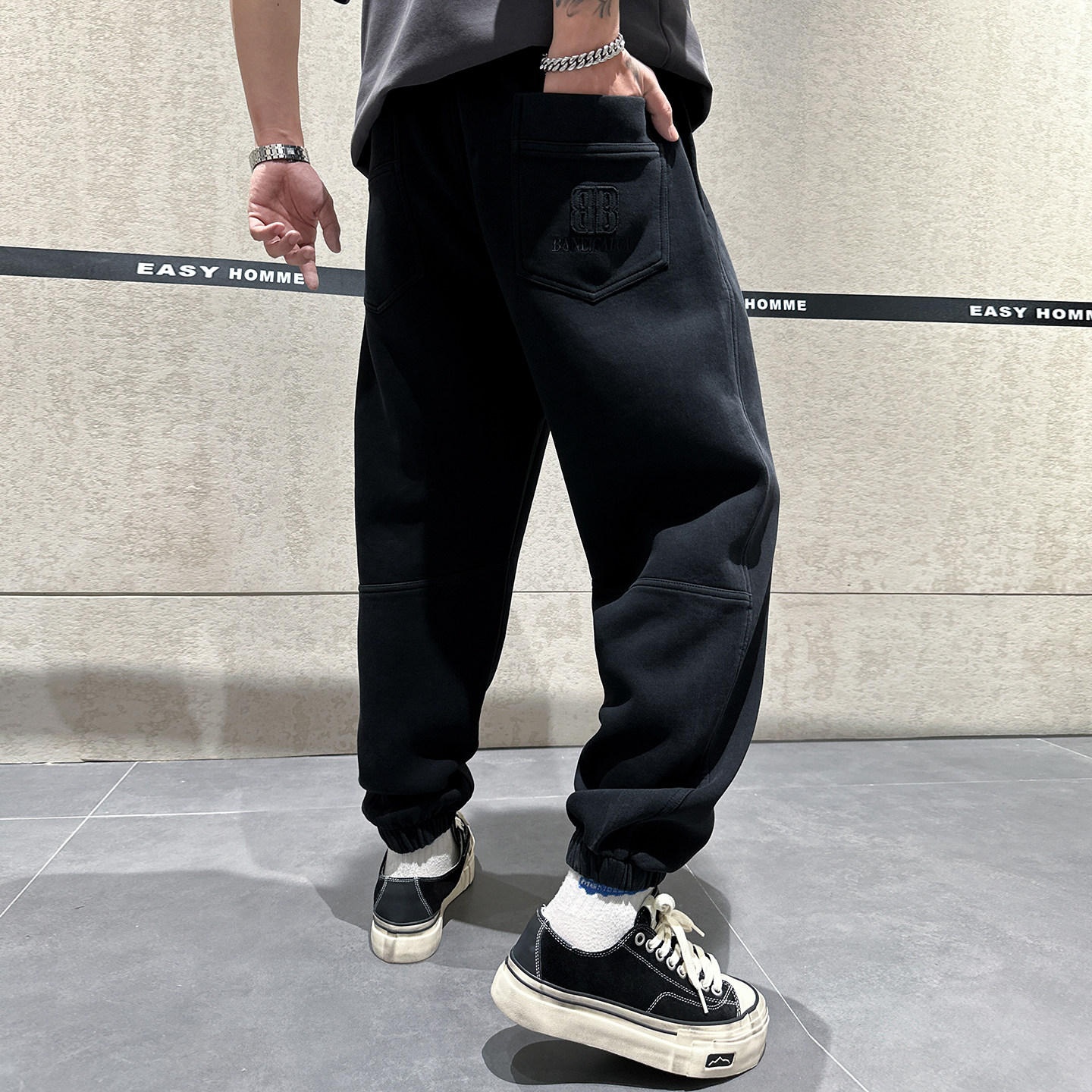 春季新款立体剪裁显瘦男裤个性字母贴布绣设计高街时尚小脚休闲裤,男装,休闲裤,淘宝优惠券,粉丝福利购,淘宝优惠卷