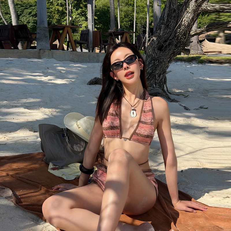 分体式热辣女款海边度假泳衣绝美