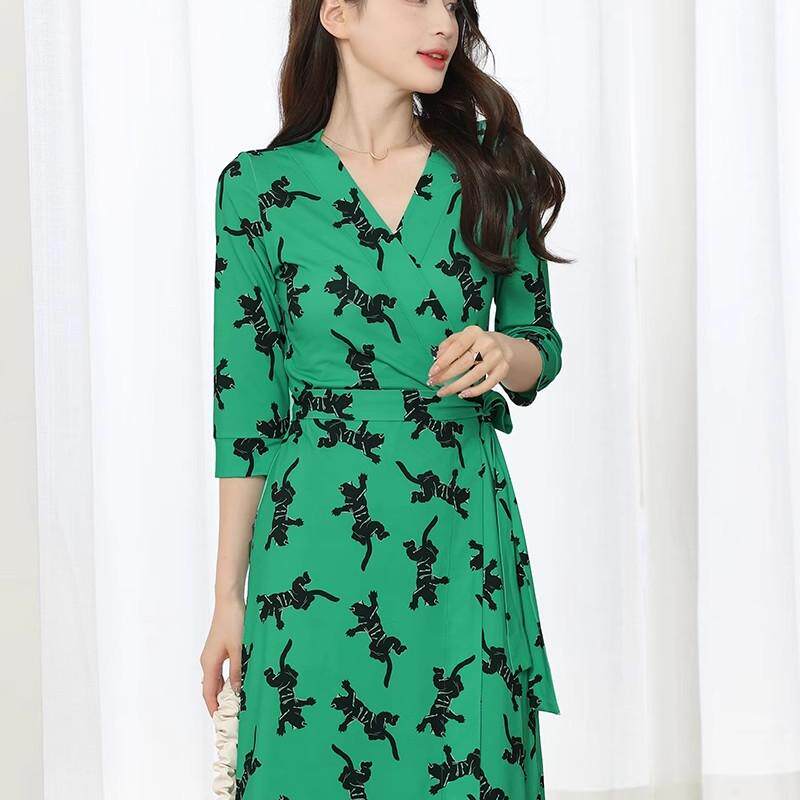 DI DVF夏季新品亮色系动物印花一片式绑腰带裹身裙气质修身显身材