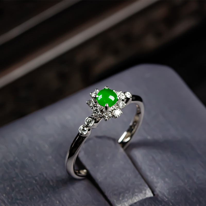 翡翠戒指18k金镶嵌缅甸戒面天然