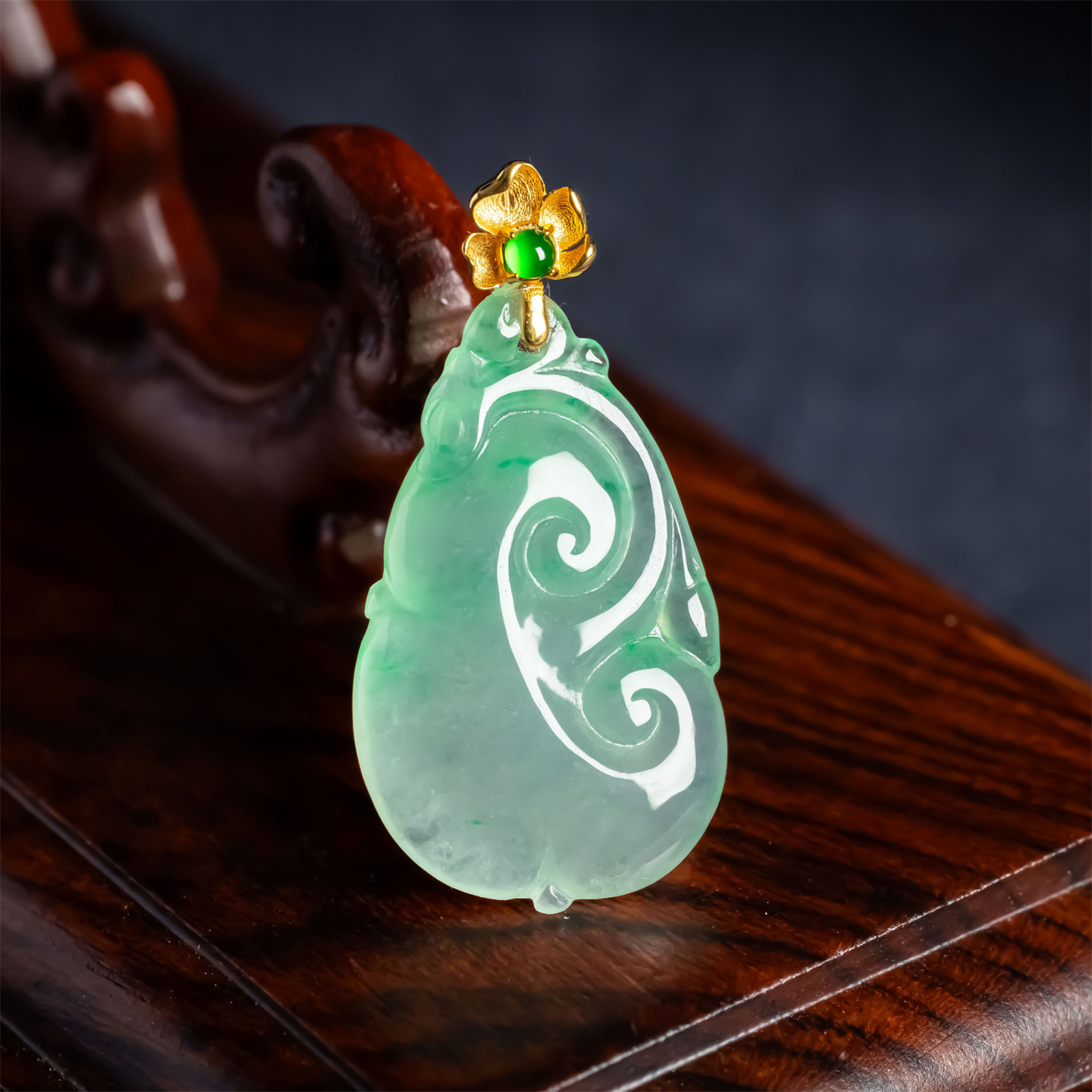 缅甸天然翡翠A货老坑冰阳绿吉祥如意吊坠18K金精品如意挂件男女款