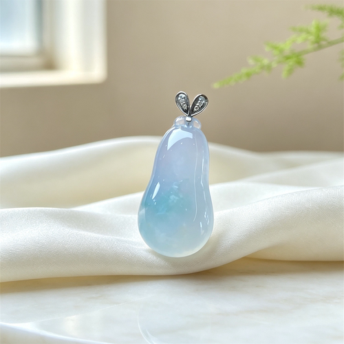 翠贵人18K冰种浅紫飘花福瓜吊坠