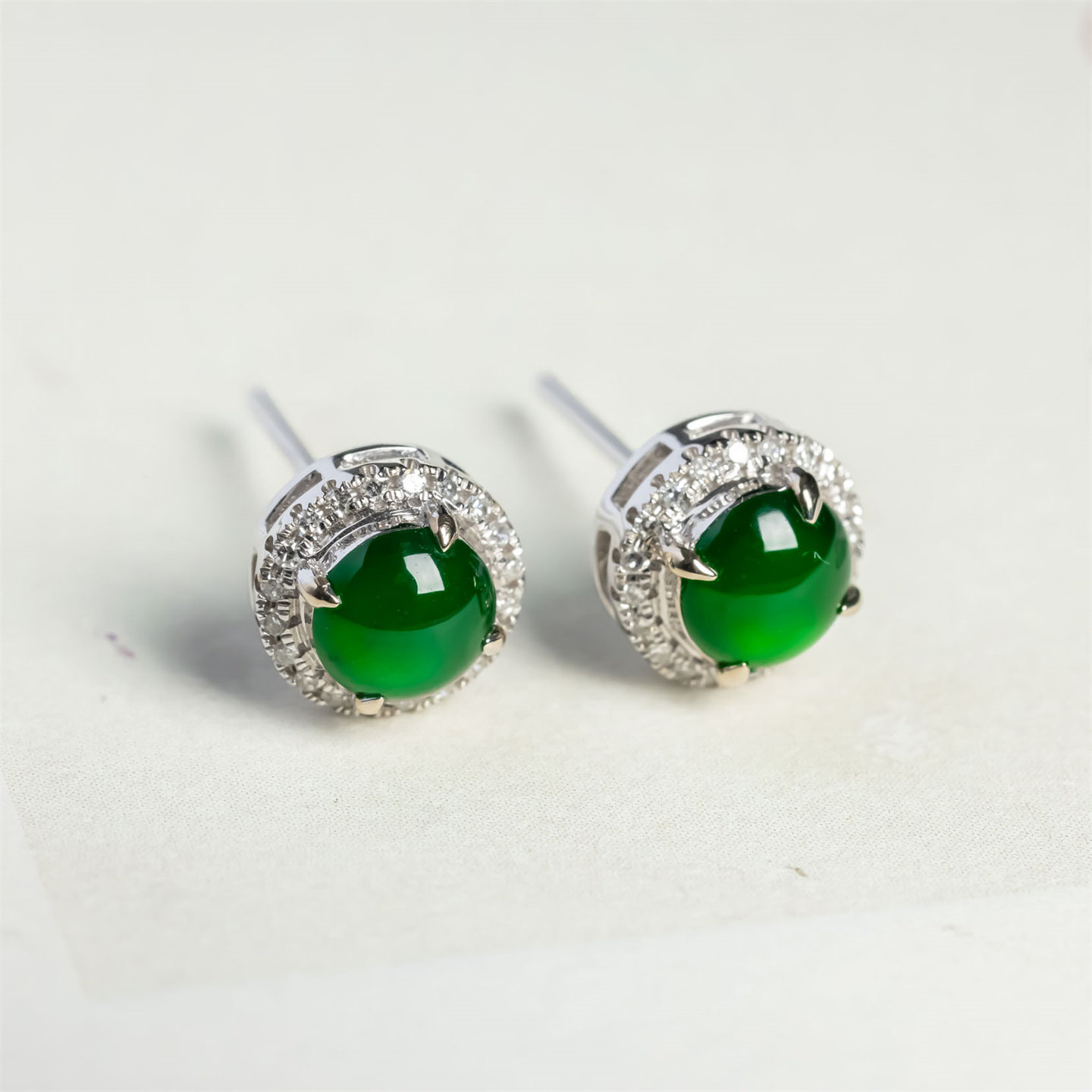 天然翡翠A货冰绿戒面时尚耳钉18K老坑满绿蛋面时尚带钻女翡翠耳坠