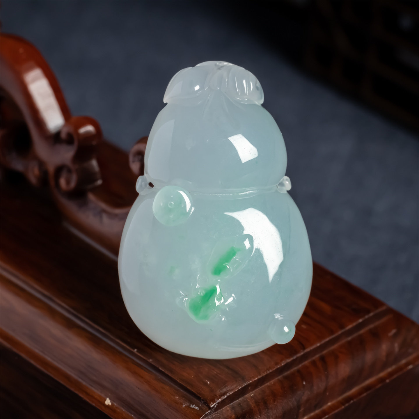 翠贵人老坑冰糯种葫芦飘绿吊坠