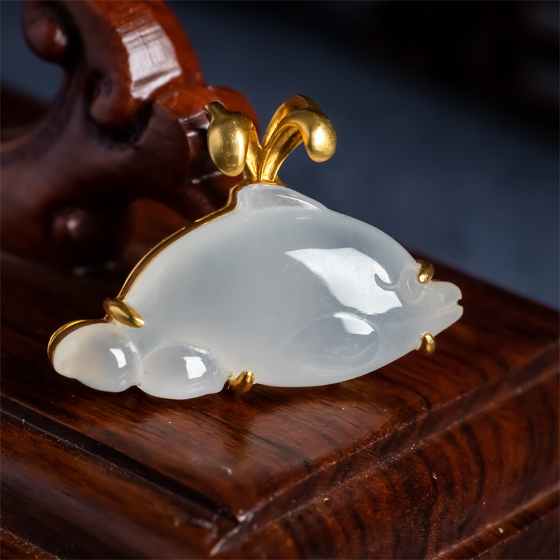 缅甸天然翡翠A货老坑海豚可爱吊坠18K金清爽冰糯种翡翠挂件男女款