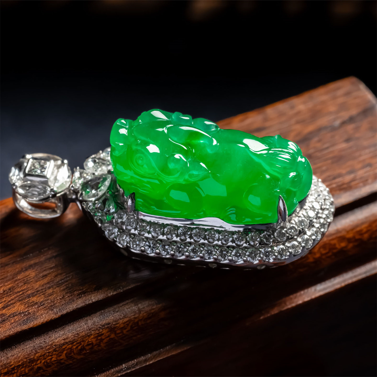 缅甸天然翡翠A货老坑阳绿貔貅如意吊坠18K高档男女款满绿貔貅挂件