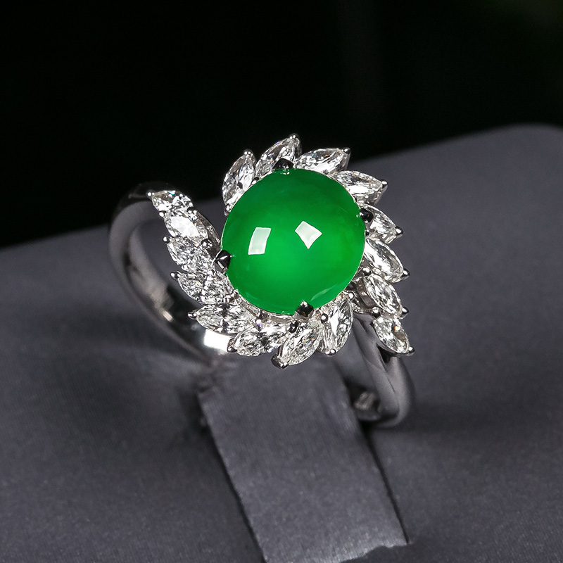 戒指冰种镶嵌女蛋面阳绿翡翠