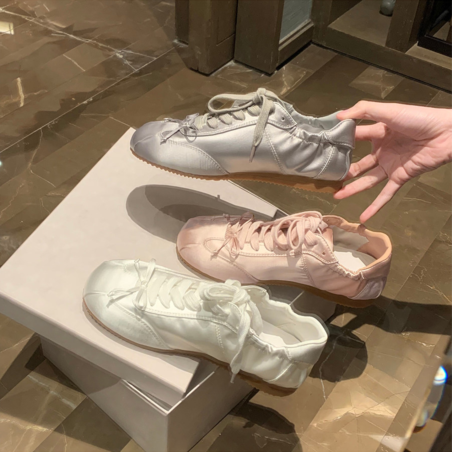 「卡鹿莉 KLULI」软底芭蕾舞鞋女蝴蝶结圆头休闲德训鞋百搭单鞋子