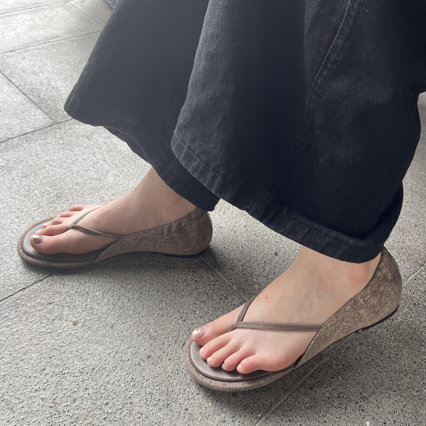「卡鹿莉 KLULI」松弛感透气夹趾凉拖鞋女圆头舒适包跟露趾人字拖