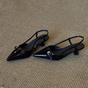 「卡鹿莉 KLULI」法式真皮气质小猫跟后空单鞋尖头细中跟包头凉鞋