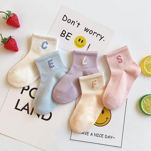 爱嘀嗒儿童袜子春夏季精梳棉薄款网面透气学院风字母男女童短筒袜