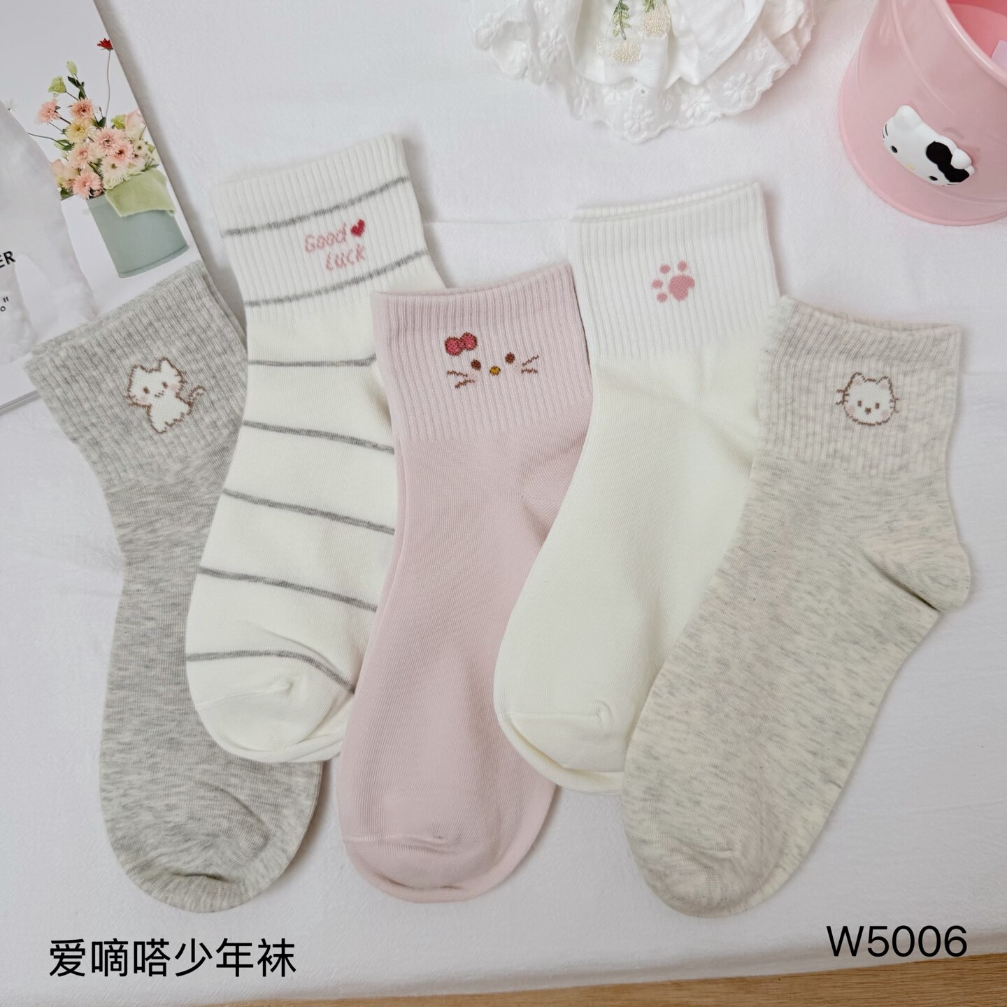 爱嘀嗒青少年袜子秋冬季精梳棉韩版卡通可爱小猫咪女大童中高筒袜